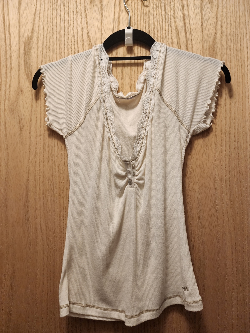 Urban Outfitters Cream Ribbed Lace-Trim Top. Tore Out Itchy Tag.😀